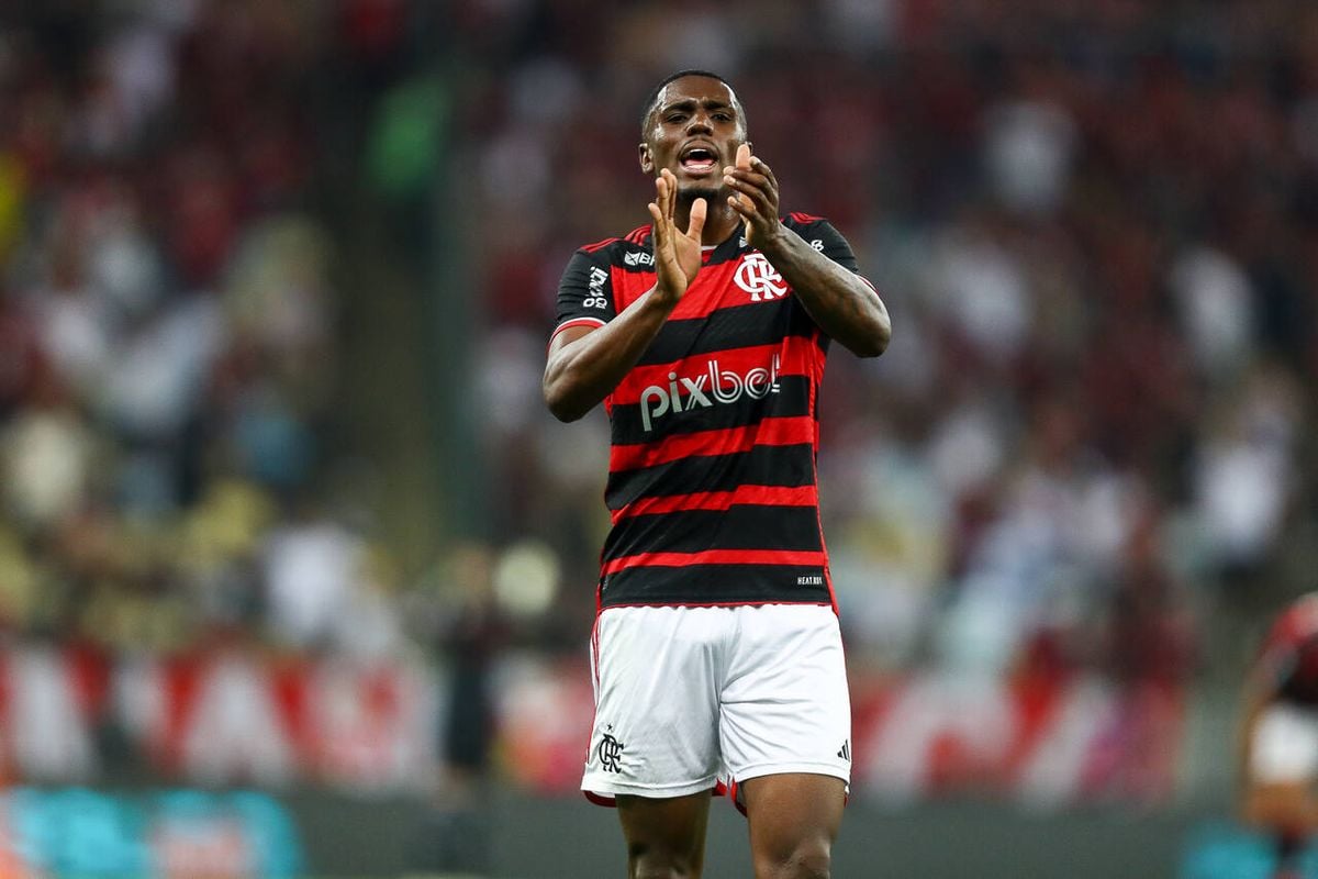 Evertton Araújo destaca a oa relação e amadurecimento com o auxílio de Filipe Luis