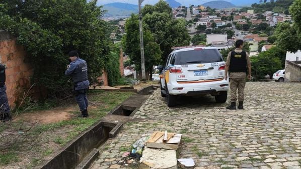 Homem de 31 anos também é apontado como autor de outros crimes na cidade onde morava; ação para localizar o criminoso aconteceu na terça-feira (14)