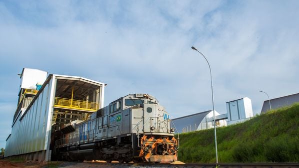 A FCA é uma das maiores estruturas ferroviárias do país, responsável pela integrar e ligar os estados do Brasil Central às vias que chegam aos portos do litoral, entre eles os do ES