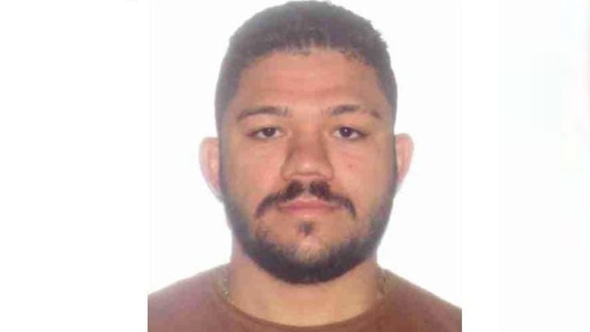 Fabrício Vieira Coelho, de 29 anos, apontado como um dos principais adulteradores de veículos do município da Serra, é considerado foragido.