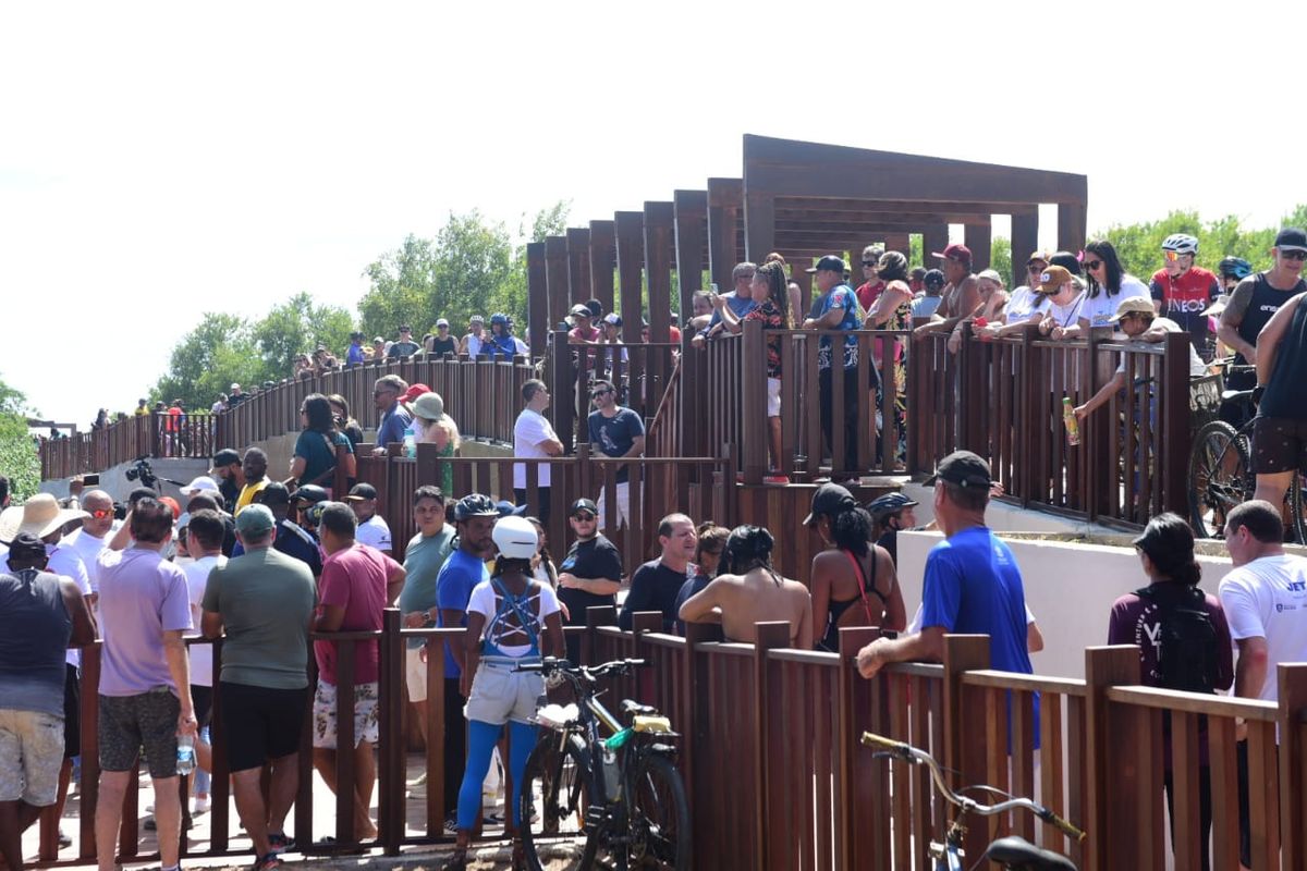 Para marcar a inauguração, houve um passeio ciclístico por Ricardo Medeiros 