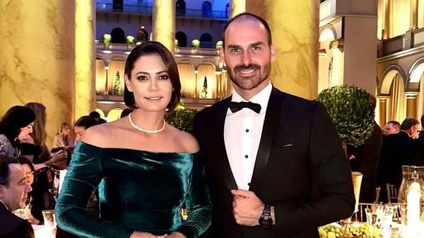 Michelle e Eduardo Bolsonaro em baile da posse de Trump