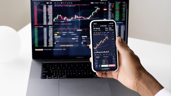 No mercado de moedas, Euro cotado a R$ 6,28 e Dólar Comercial a R$ 5,59
