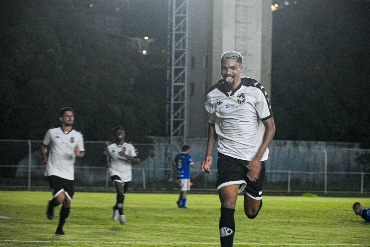 Vitória e Rio Branco se enfrentaram pela Copa Verde no Salvador Costa por Igor Dadalto/ Núcleo Desporte