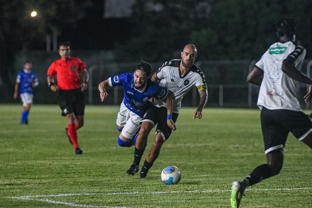 Vitória e Rio Branco se enfrentaram pela Copa Verde no Salvador Costa por Henrique Montovanelli/FES