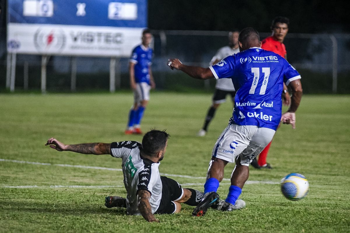 Vitória e Rio Branco se enfrentaram pela Copa Verde no Salvador Costa por Henrique Montovanelli/FES