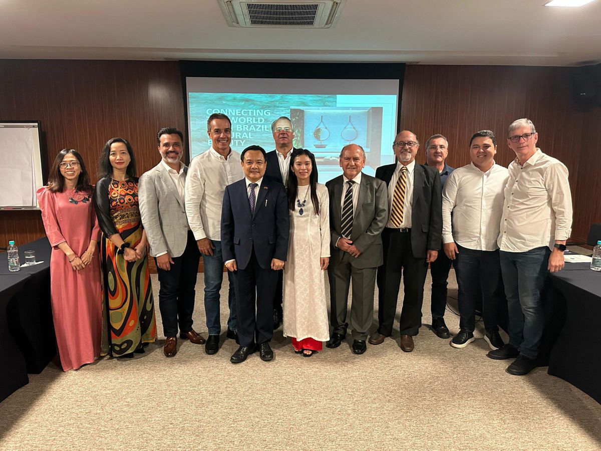 Visita oficial do Embaixador do Vietnã no Brasil, Sr. Bui Van Nghi, ao ES