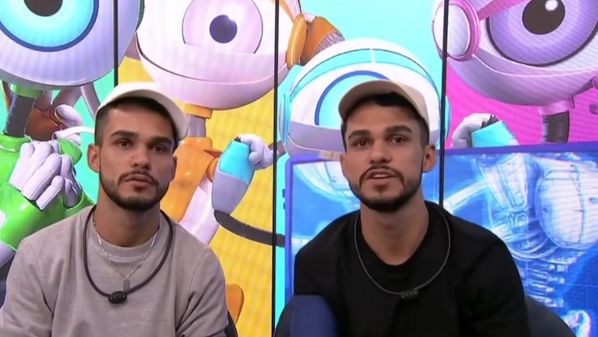 Após receber o show dos sertanejos Tierry, Gustavo Mioto e Luan Pereira, a dupla não gostou de ouvir funk carioca na casa