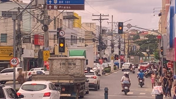 Capotamento ocorreu por volta de 23h30 de quinta-feira (10)., na ES 130; as duas vítimas feridas foram levadas para hospitais da região