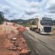 Imagem - Tráfego de caminhões é liberado na ES 185 mesmo com trecho ainda em obras