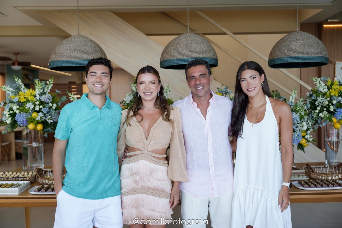 Bernardo, Patricia, Léo e Victoria Castro