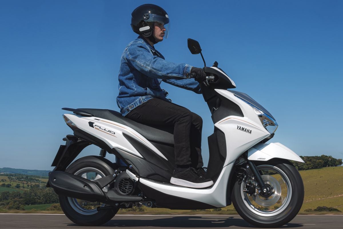 Yamaha Fluo ABS Hybrid Connected