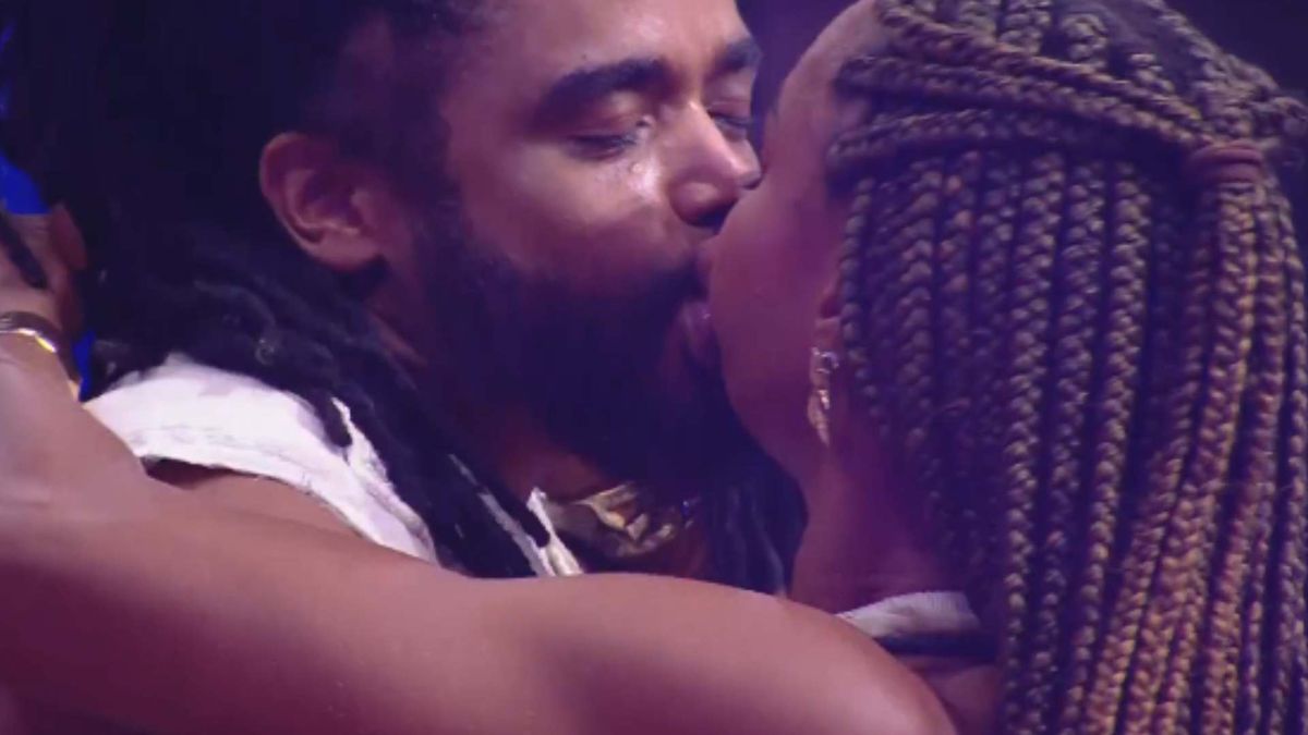 Madrugada no 'BBB 25' tem beijão de Aline e Diogo