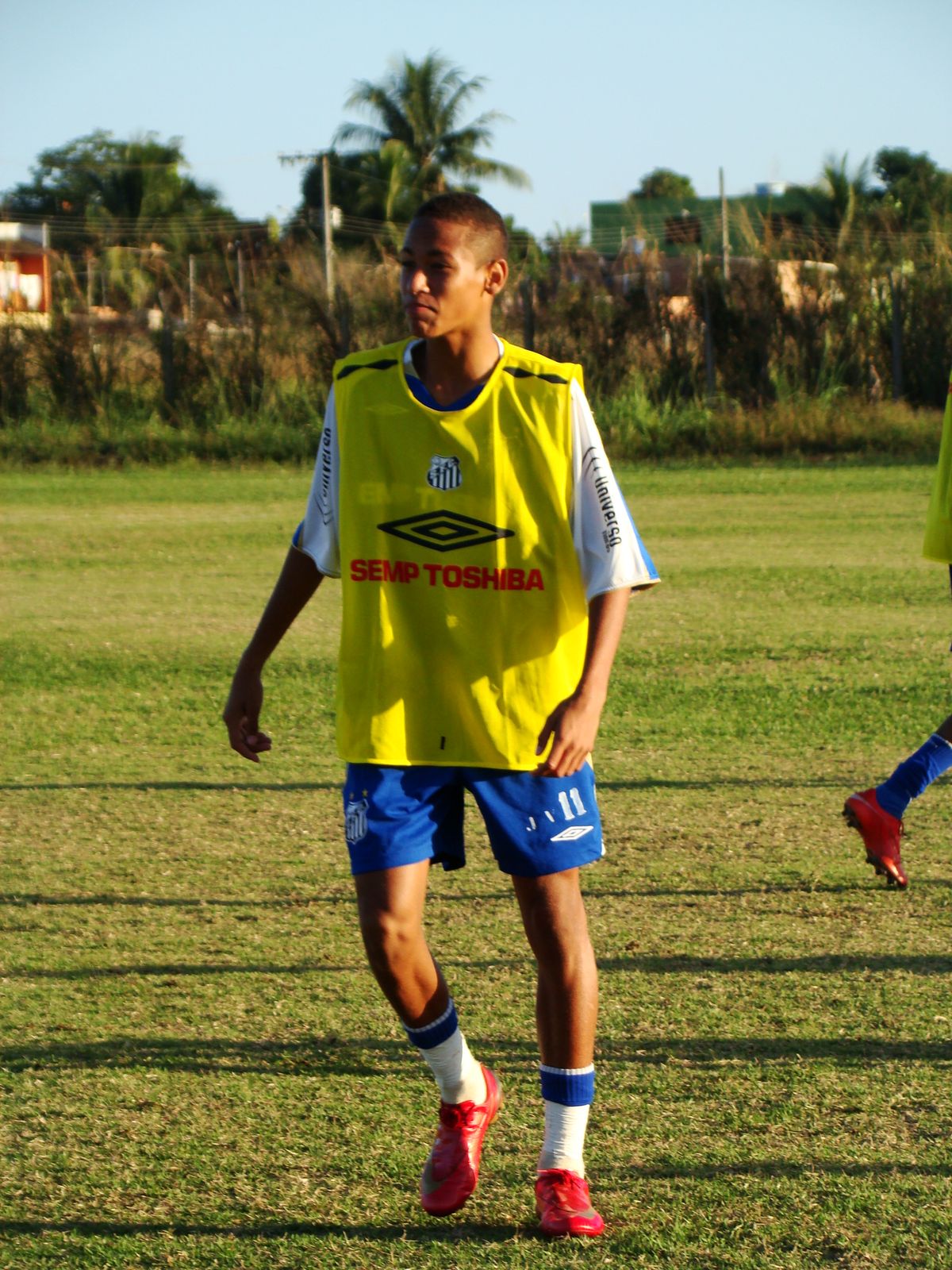 Tratado como "joia", Neymar treinou e jogou no Espírito Santo em 2008 por Thierry Gozzer