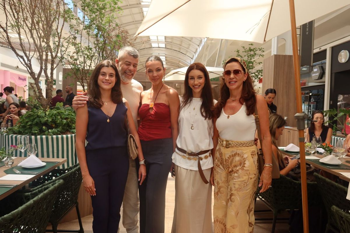 Bruna Zuchi, Will Gasparini, Mariana Clark, Carolina Hemerly, Heliene del Esposti