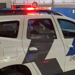 Meninas de 11 anos relataram que um colega de 18 anos tentou beijá-las na unidade escolar