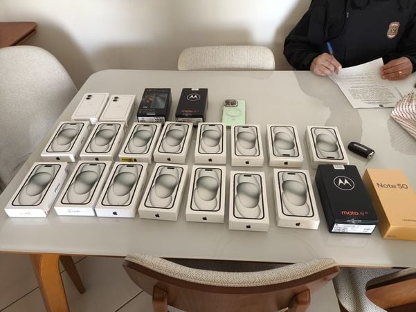 Operação da PF apreende celulares