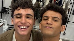 Guto (Pedro Goifman) e Vinícius (Elvis Vittorio) em "Garota do Momento": Globo vai mostrar beijo entre casal adolescente no dia 22