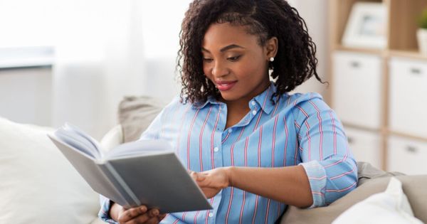 Mesmo na era digital, o livro segue essencial para o conhecimento, a imaginação e a construção de uma sociedade mais crítica