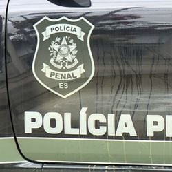 Os dois moravam no Estado do Rio de Janeiro, e a vítima, após ser aprovada, se mudou para o Espírito Santo neste ano. Ele foi detido por descumprir medida protetiva