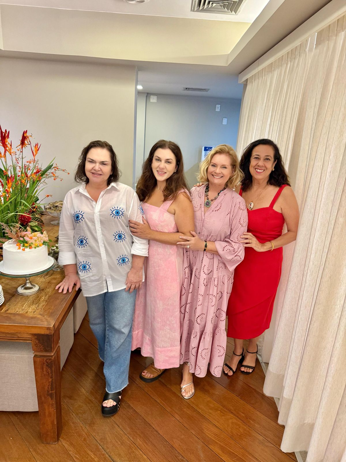 Dora Daher, Laura Daher,  Solange Herkenhoff  e Ilda Castro