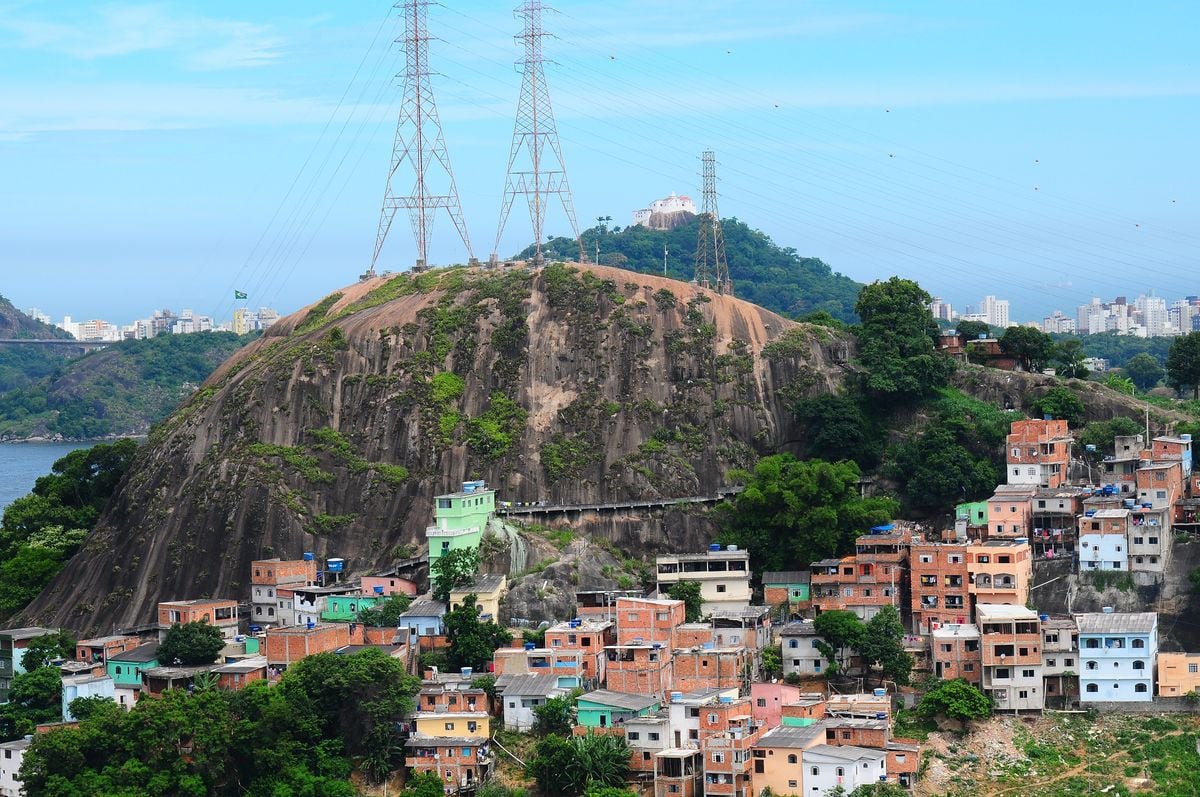 Torres de Jesus de Nazareth, em Vitória, servem como ponto de referência na cidade por Edson Chagas