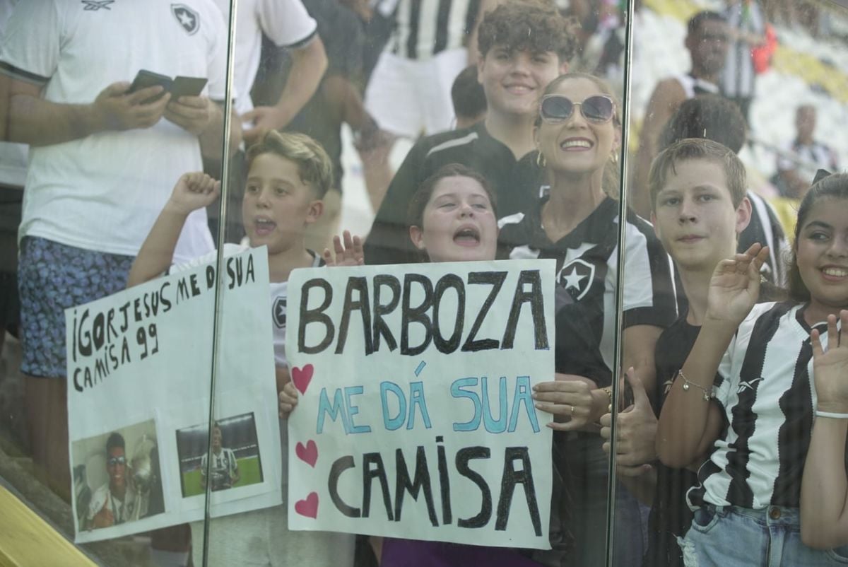 Botafogo e Madureira se enfrentaram no Klebe Andrade na tarde deste domingo (9) por Fernando Madeira