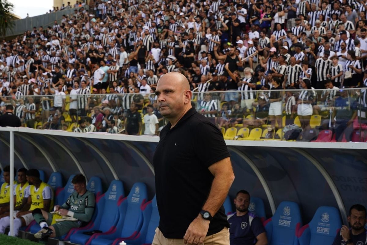 Botafogo e Madureira se enfrentaram no Klebe Andrade na tarde deste domingo (9) por Fernando Madeira