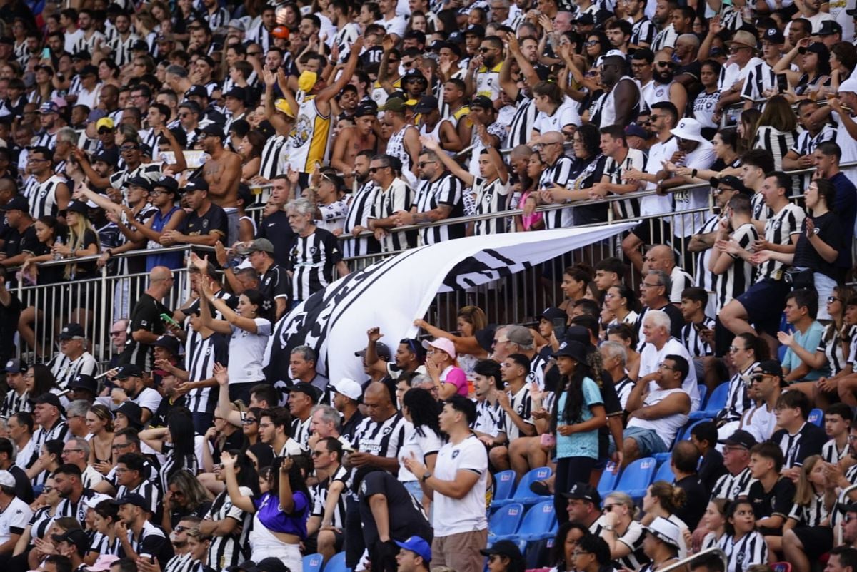 Botafogo e Madureira se enfrentaram no Klebe Andrade na tarde deste domingo (9) por Fernando Madeira