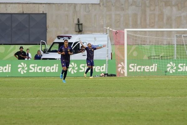Botafogo e Madureira se enfrentaram no kleber Andrade na tarde deste domingo (9)