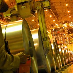 De um modo geral, os setores capixabas produtores de commodities (petróleo e gás, aço, minério de ferro e celulose) seriam, em tese, os mais afetados pela desaceleração da economia causada pela redução do comércio global