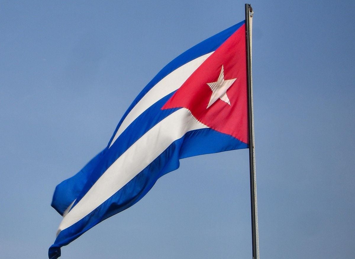 Bandeira de Cuba tremula em Havana, capital do país