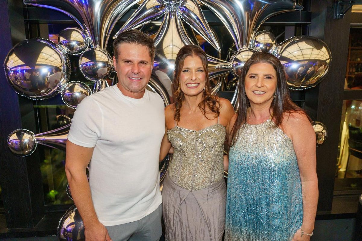 Jonas Giacomin, Claudia Mattos e Carla Lacerda 