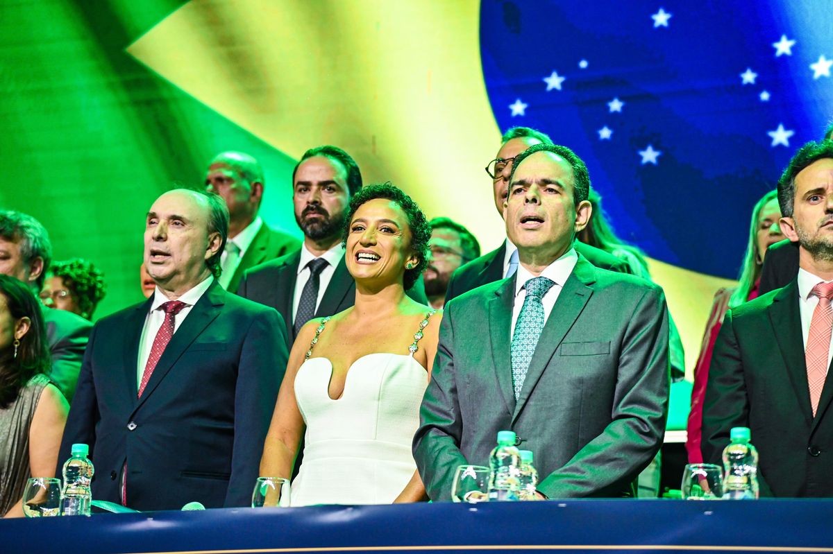 Posse de Érica Neves