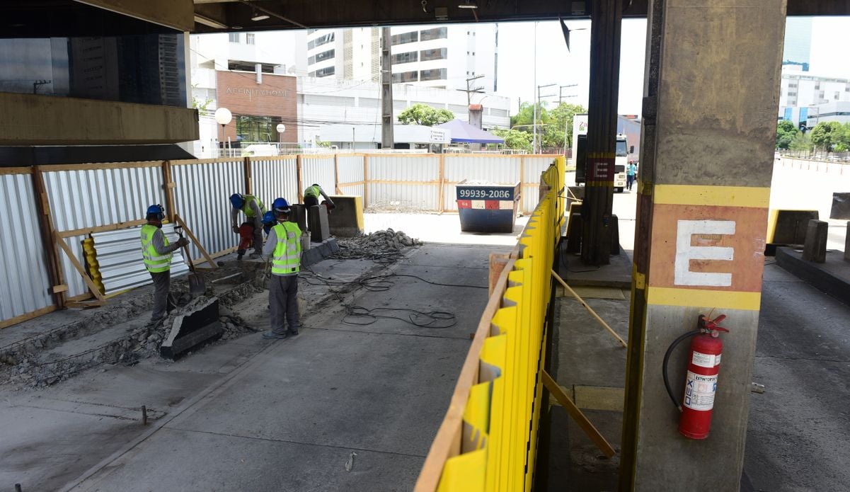 Retirada da mureta da Terceira Ponte por Ricardo Medeiros