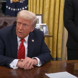 Nova política tarifária de Donald Trump elevou piso de 10% para 15% e inclui Brasil entre os países que pagarão a taxa máxima, de 50%
