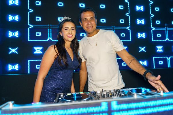  Helena Littig Schueller e DJ Emerson Vaz