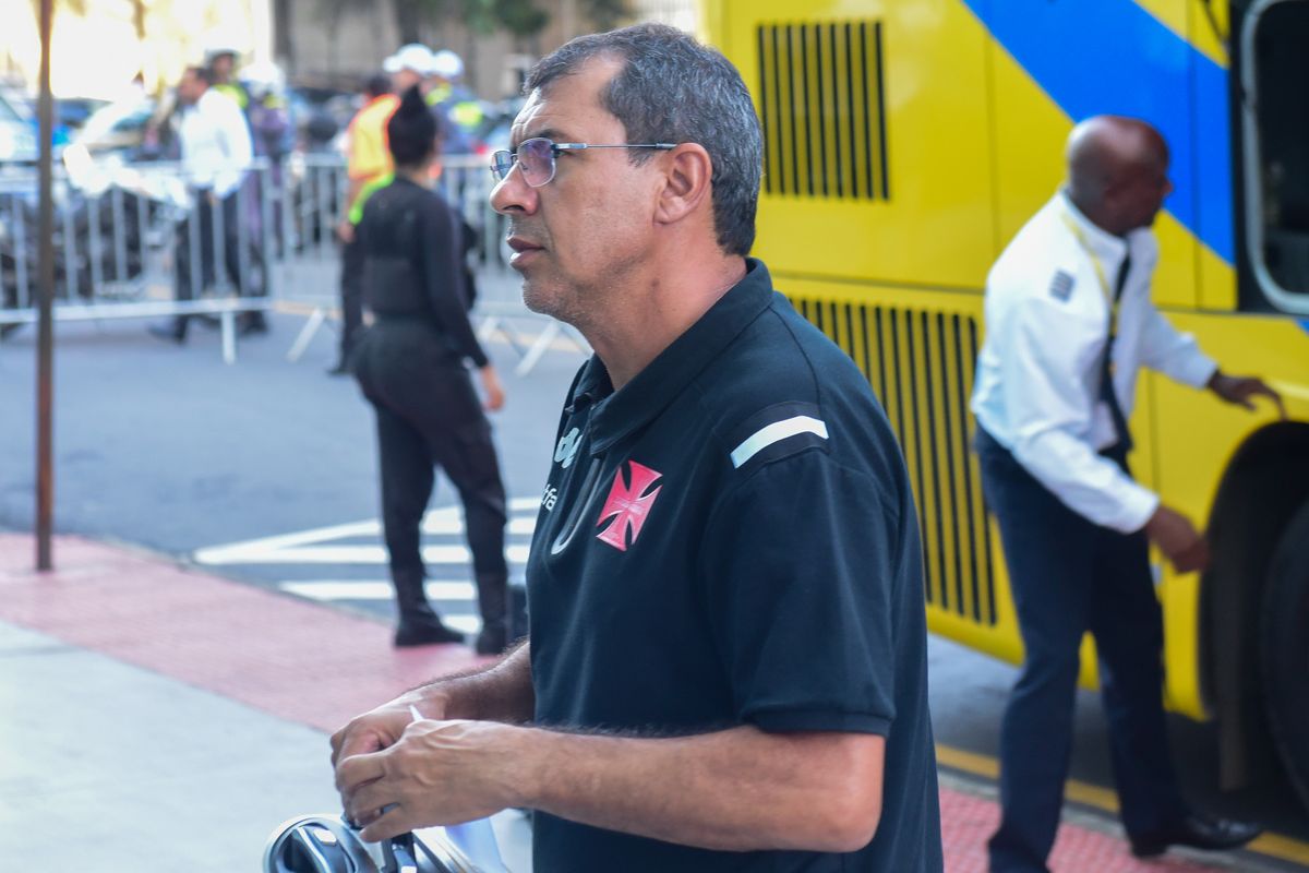 Chegada da equipe do Vasco da Gama no hotel Sheraton em Vitória por Vitor Jubini