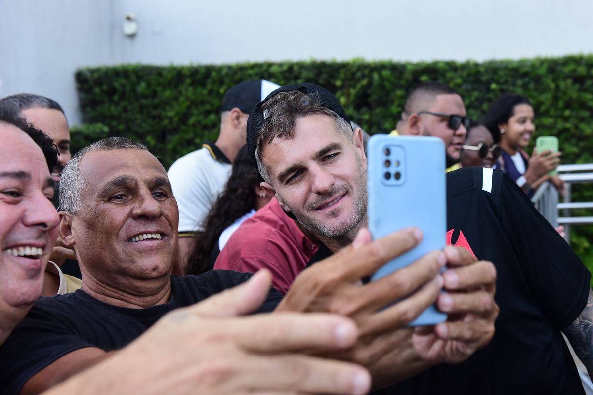 Chegada da equipe do Vasco da Gama no hotel Sheraton em Vitória por Vitor Jubini