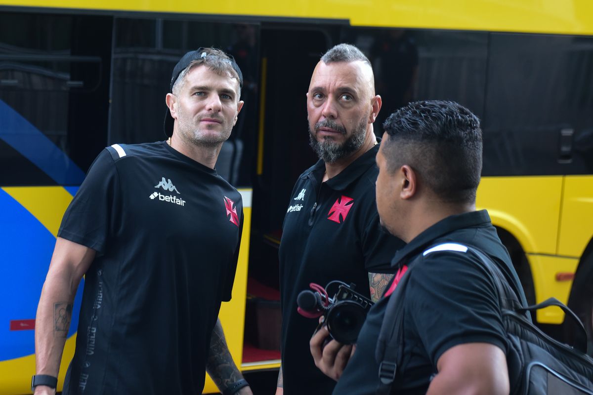 Chegada da equipe do Vasco da Gama no hotel Sheraton em Vitória por Vitor Jubini