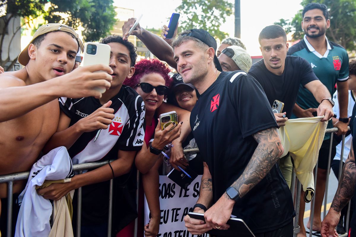 Chegada da equipe do Vasco da Gama no hotel Sheraton em Vitória por Vitor Jubini