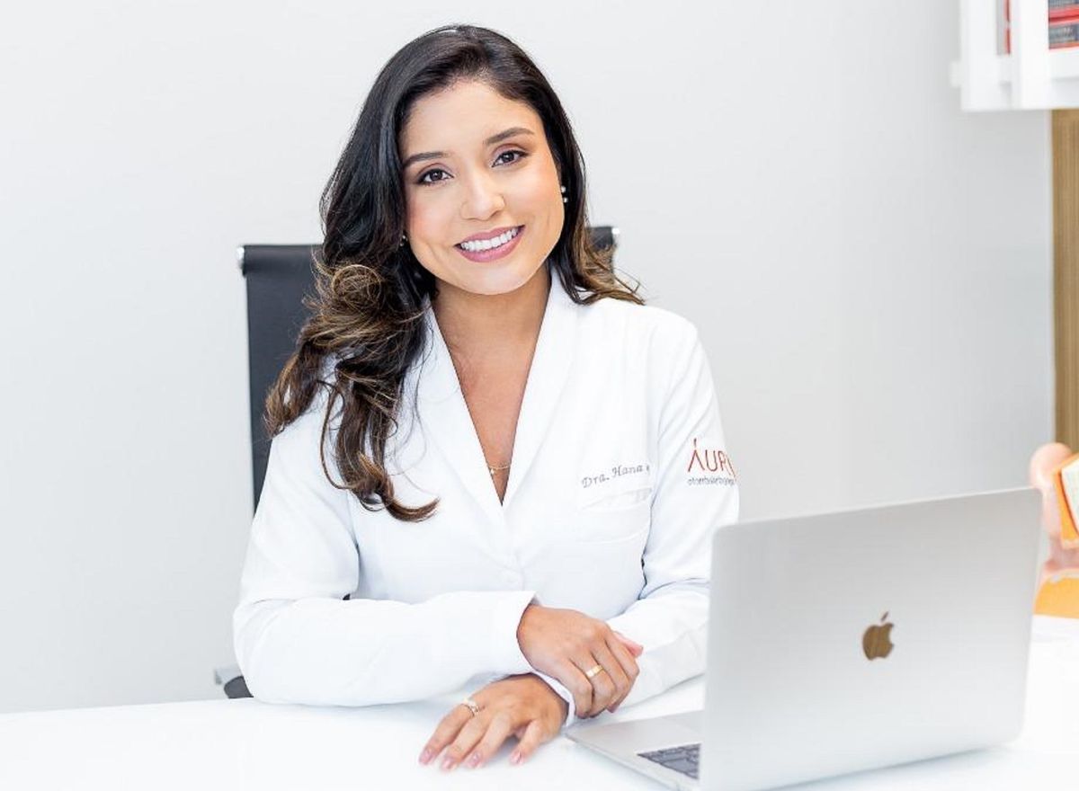 Hana Higa, otorrinolaringologista 