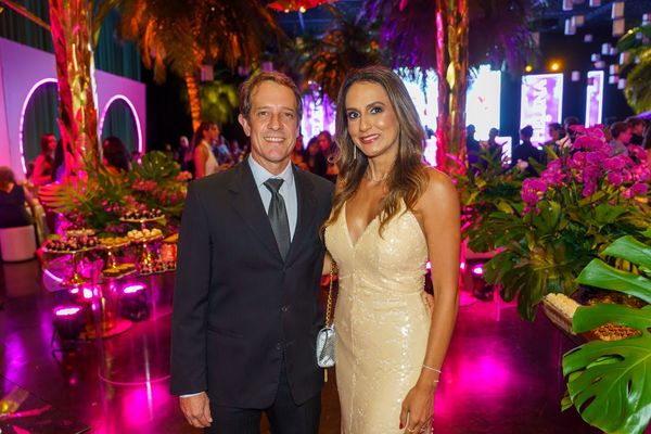 Marcelo Altoé e Carol Servino