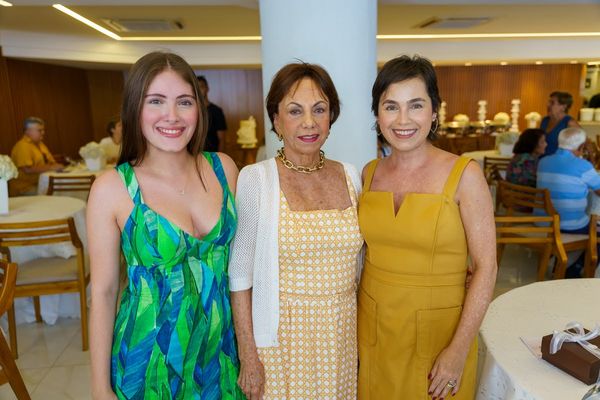 Isadora, Alzira e Cláudia Júdice