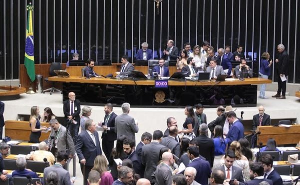 Plenário da Câmara dos Deputados nesta terça-feira (18)