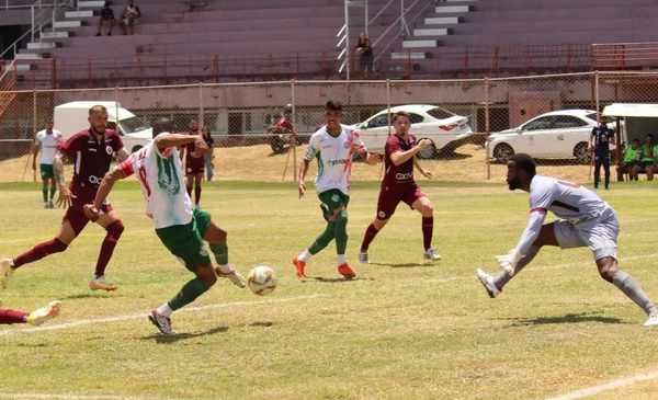 Gol do Canário contra a Desportiva, pelo Capixabão