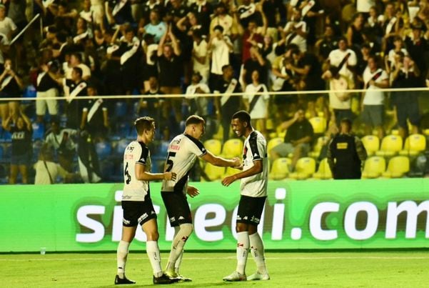 O Vasco venceu o União Rondonópolis por 3 a 0 no Kleber Andrade e avançou na Copa do Brasil por Carlos Alberto Silva/A Gazeta