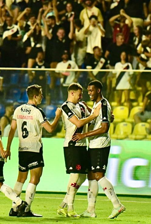 O Vasco venceu o União Rondonópolis por 3 a 0 no Kleber Andrade e avançou na Copa do Brasil por Carlos Alberto Silva/A Gazeta
