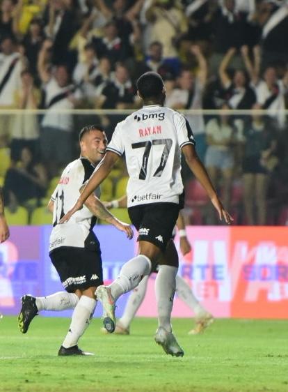 O Vasco venceu o União Rondonópolis por 3 a 0 no Kleber Andrade e avançou na Copa do Brasil por Carlos Alberto Silva/A Gazeta
