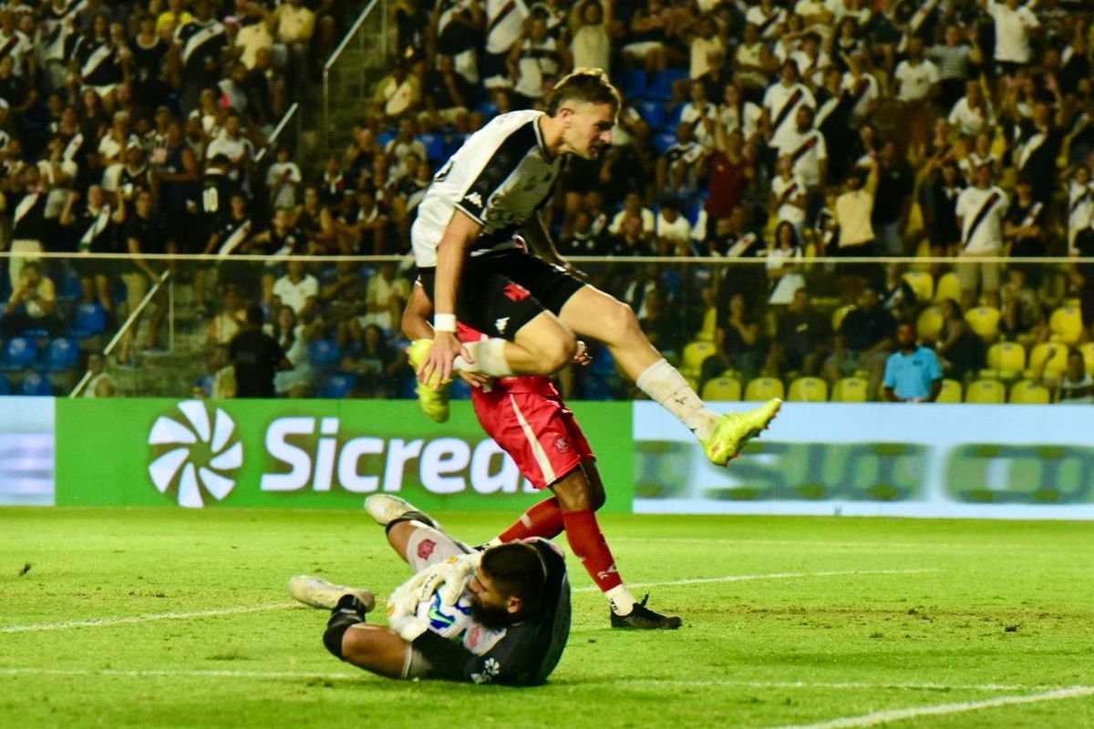 O Vasco venceu o União Rondonópolis por 3 a 0 no Kleber Andrade e avançou na Copa do Brasil por Carlos Alberto Silva/A Gazeta